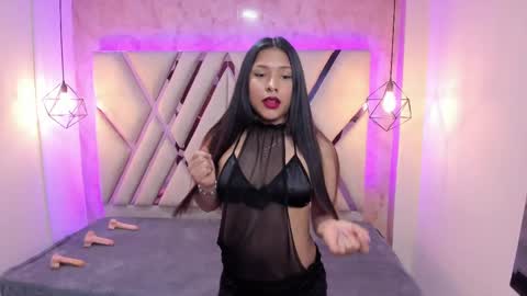 Domelipa  online show from December 7, 6:15 pm