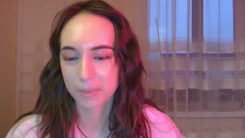 Una online show from October 11, 1:47 pm