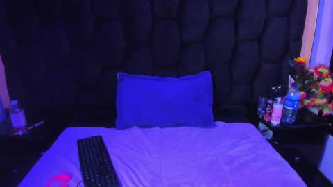 VeronicaCream  online show from April 1, 4:35 am