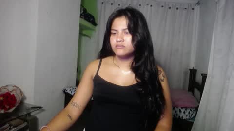 nahomy online show from November 4, 7:13 am