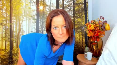 ViciousQueenu can call me Laura online show from February 24, 11:20 am