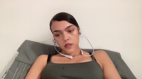 Snapshot of vickyyyx chatting on January 14, 2:40 am Goddess Victory online show from January 14, 2:40 am