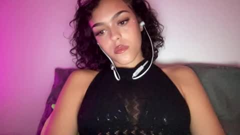 Snapshot of vickyyyx chatting on February 18, 5:31 am Goddess Victory online show from February 18, 5:31 am