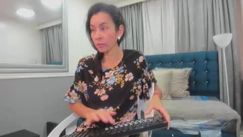 Victoria  grey  online show from March 25, 8:12 pm