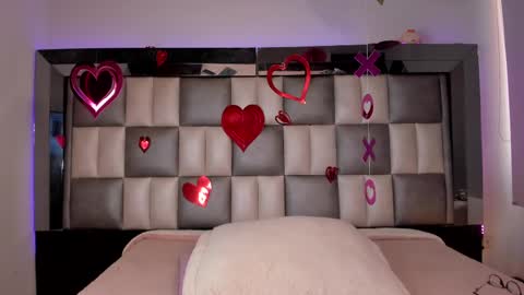 Snapshot of victoria__js_ chatting on February 17, 1:33 pm Victoria online show from February 17, 1:33 pm