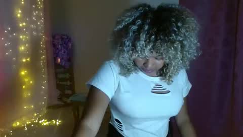 Snapshot of victoria_miler chatting on March 8, 2:43 am VICKY online show from March 8, 2:43 am