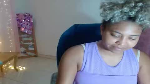 Snapshot of victoria_miler chatting on March 6, 9:53 pm VICKY online show from March 6, 9:53 pm