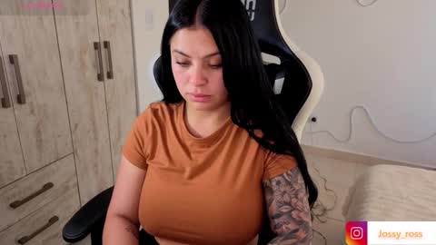 V  I C  T O R I A  online show from March 2, 9:10 pm