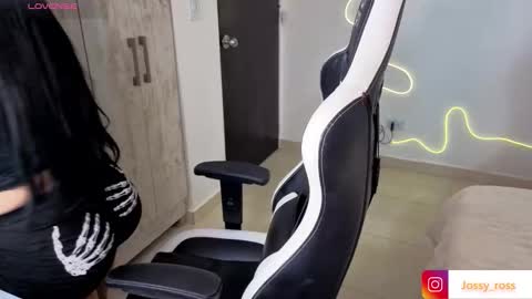 V  I C  T O R I A  online show from February 26, 10:42 pm