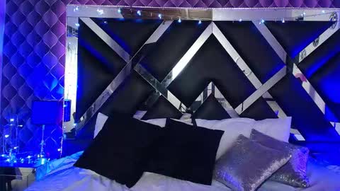 victtoria lee online show from March 19, 1:32 am