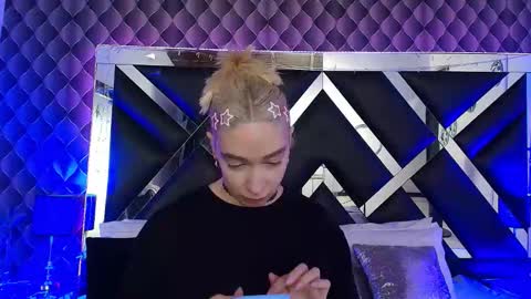 victtoria lee online show from February 16, 7:14 pm