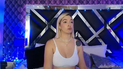 victtoria lee online show from April 7, 9:28 pm