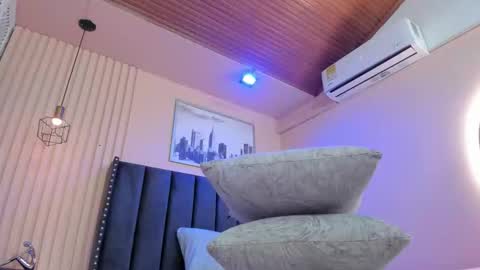 Viiolett online show from February 20, 8:09 pm