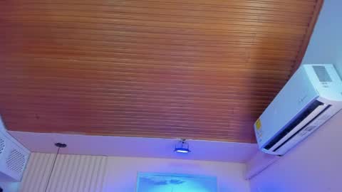 Viiolett online show from April 14, 7:47 pm