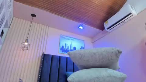 Viiolett online show from March 4, 7:53 pm