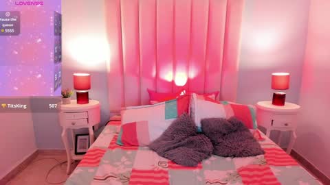 Violet online show from February 5, 2:59 pm