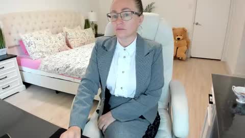 Ukrainian-woman online show from October 18, 1:14 pm
