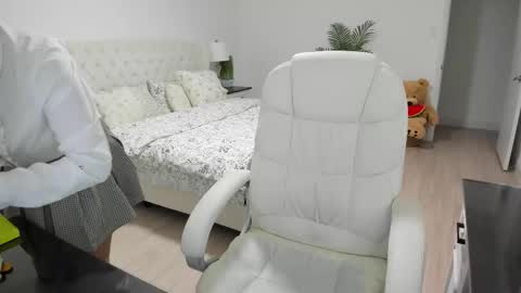 Ukrainian-woman online show from February 20, 12:29 pm