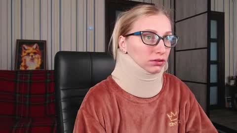 Snapshot of vikaericka chatting on October 12, 11:12 am Vika online show from October 12, 11:12 am