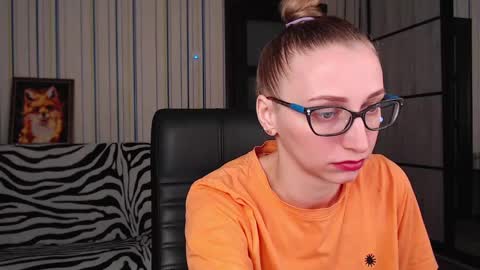 Snapshot of vikaericka chatting on February 22, 6:26 pm Vika online show from February 22, 6:26 pm