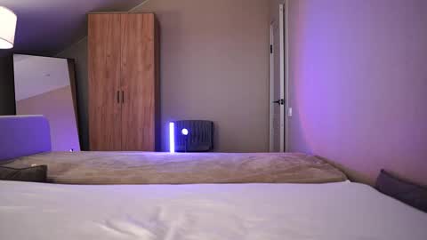 VIKKI online show from March 21, 12:10 pm