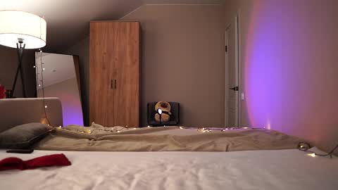 VIKKI online show from January 10, 12:10 pm