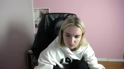 viktoria_lovely online show from March 27, 8:26 am