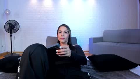 Violett  Everyday From 0530 to 1430 Col Time online show from October 22, 10:42 am