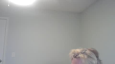 violet_winter97 online show from January 6, 11:42 pm