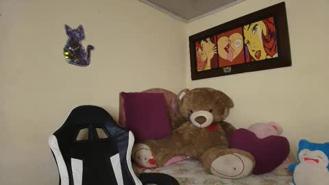 Jimena online show from December 22, 11:30 pm