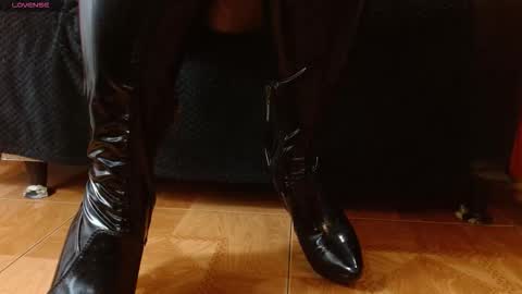 Violeta  morrison online show from November 15, 9:10 am