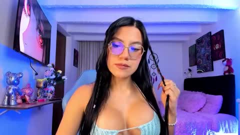 Snapshot of violetbunnyy1 chatting on September 16, 3:25 am Violet online show from September 16, 3:25 am