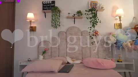 violeth___ online show from March 27, 1:01 pm