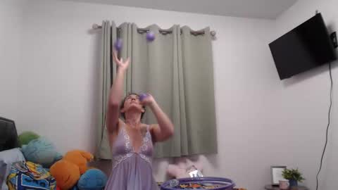 Violet Hooper online show from February 16, 6:13 am