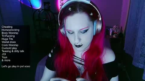 Violet October online show from September 26, 8:23 am