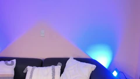 violetta independent model online show from March 21, 6:51 am