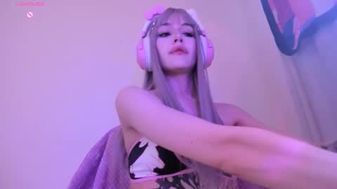 Violett online show from December 18, 2:32 am