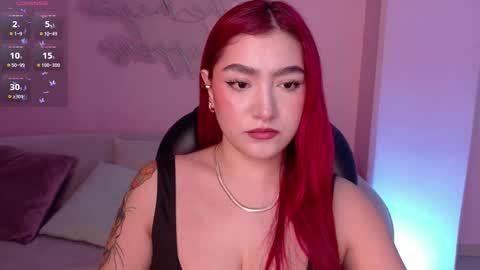 Violett Castel online show from December 4, 6:52 pm