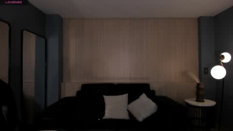 Violett Castel online show from February 9, 7:27 pm