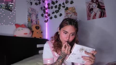 Snapshot of violetteramirez01 chatting on December 12, 10:52 pm Violette online show from December 12, 10:52 pm