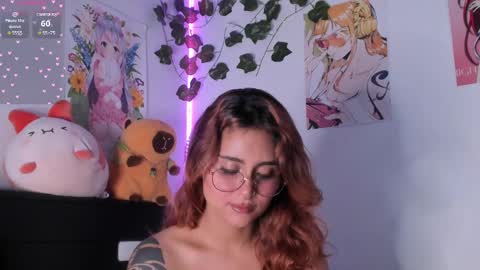 Snapshot of violetteramirez01 chatting on December 4, 8:40 pm Violette online show from December 4, 8:40 pm
