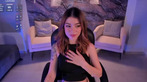 Snapshot of violetthansson chatting on December 28, 10:02 pm Violett online show from December 28, 10:02 pm