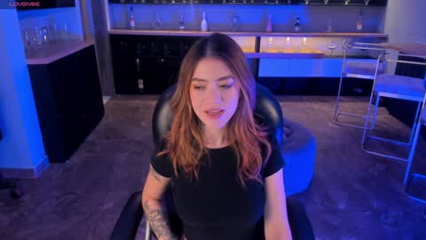 Snapshot of violetthansson chatting on December 22, 6:15 pm Violett online show from December 22, 6:15 pm