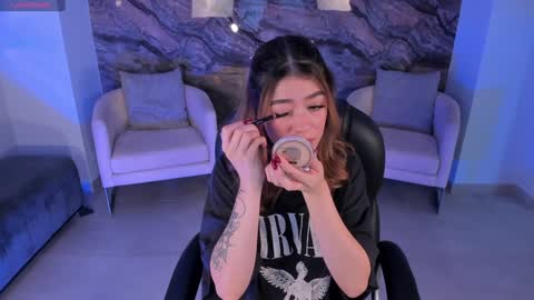 Snapshot of violetthansson chatting on December 29, 5:33 pm Violett online show from December 29, 5:33 pm