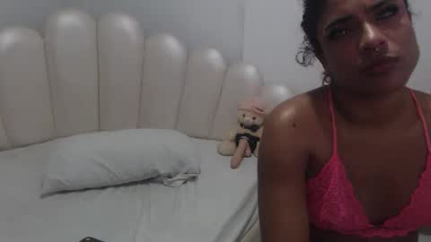 violetxia_ online show from May 20, 5:04 am
