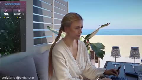 Vivian is here online show from April 22, 8:11 am