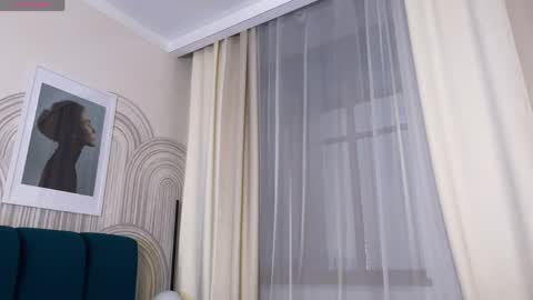 Vivian Evans online show from March 28, 12:33 am