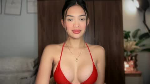 Vivian online show from July 10, 11:59 pm