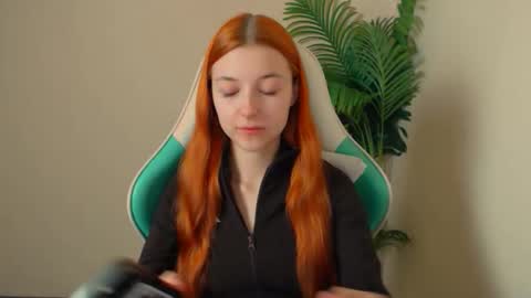 Vivien online show from February 2, 7:35 pm