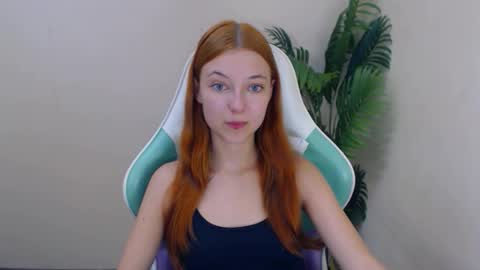 Snapshot of vivien_leight chatting on October 3, 6:02 pm Vivien online show from October 3, 6:02 pm